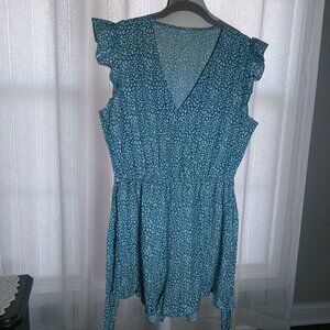 Boutique Brand Ruffled Sleeve V-Neck Light Blue w/White Abstract Print Romper S*
